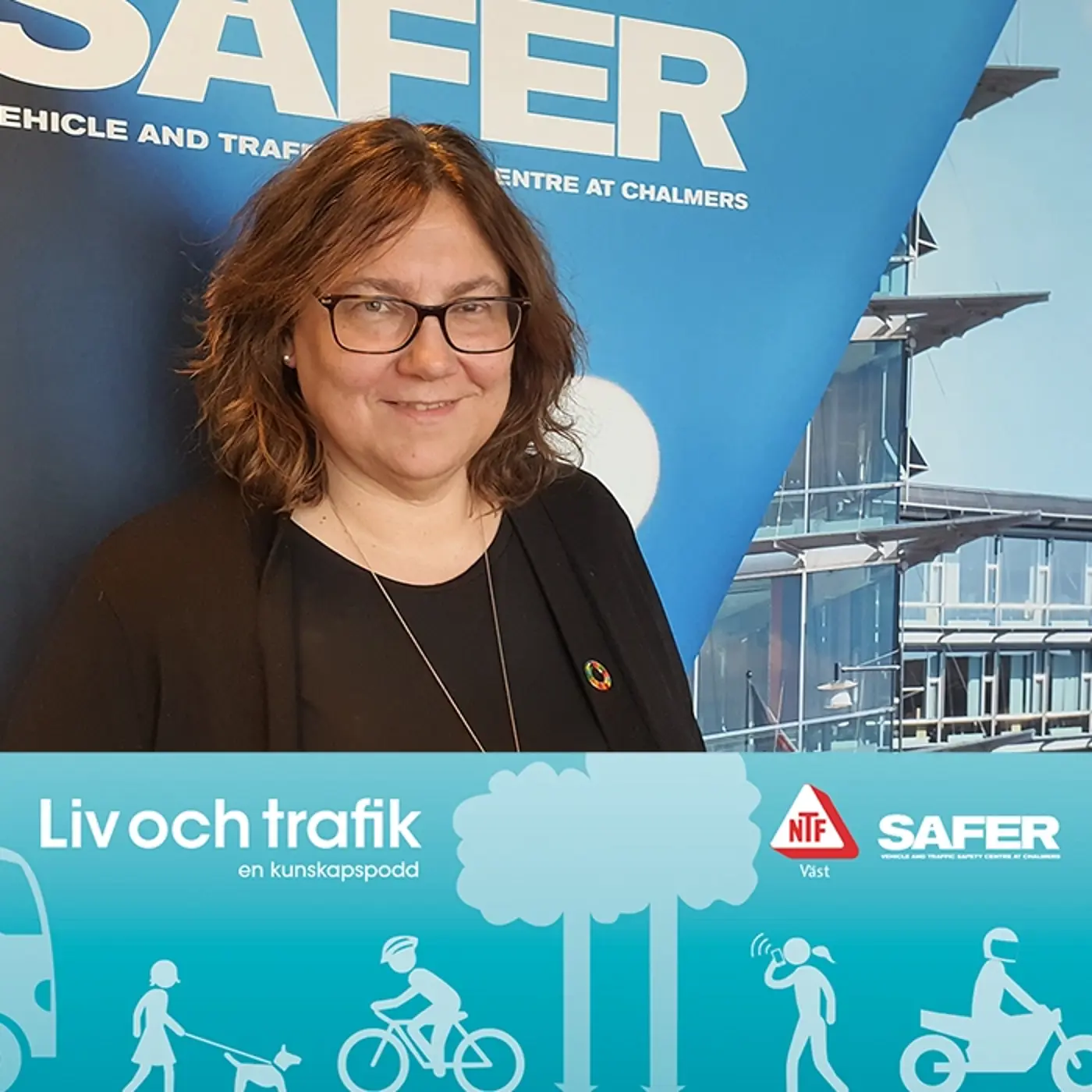 En porträttbild på en medelålders kvinna och nedanför en illustration av olika trafikanter samt texten "Liv och trafik - en kunskapspodd".